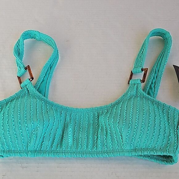 Green bikini features hardware on top and bottom size med (7-9) - Picture 2 of 10